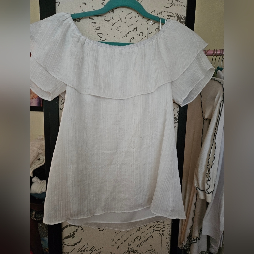 Elegant White Off-Shoulder Women's Top